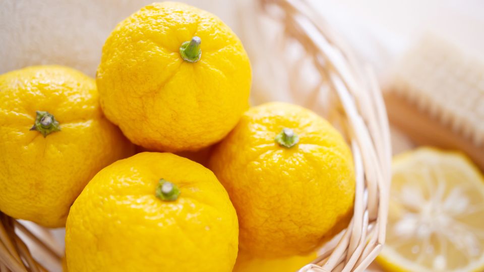 Citromról álmodni mit jelent A citrom az álomban a frissességet, kihívásokat és az új kezdeteket szimbolizálja.